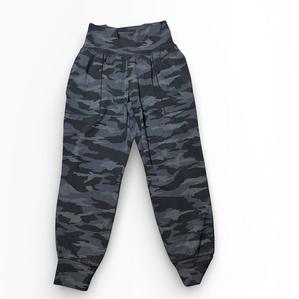 NWT Athleta Salutation Camo Jogger Black Grey Camouflage Powervita XSP Petite